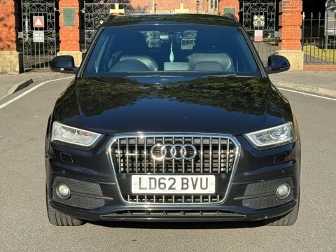 Audi Q3 2.0 Tdi S Black #3