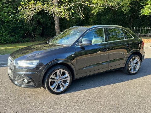 Audi Q3 2.0 Tdi S Black #6