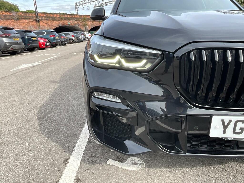 BMW X5 X5 M50i White #41