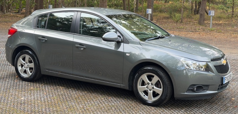 Chevrolet Cruze 2.0L Vcdi Ltz White #9