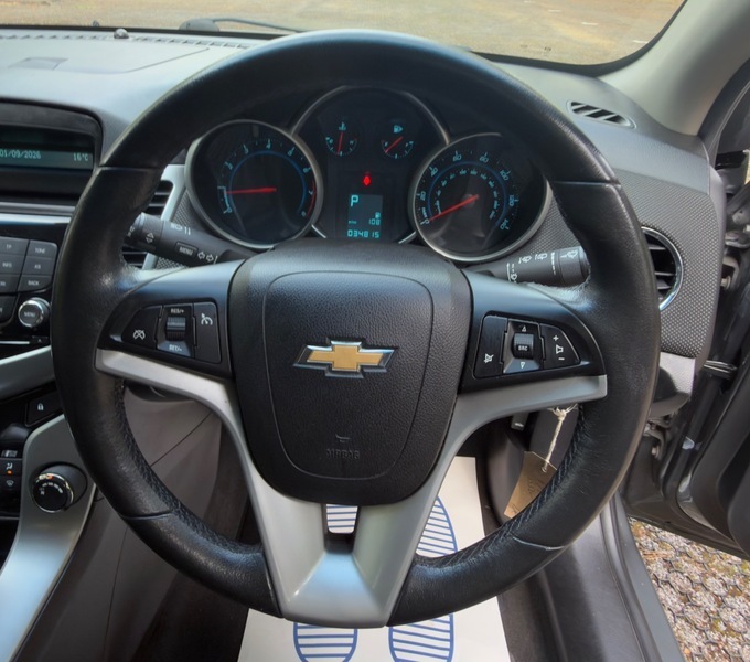 Chevrolet Cruze 2.0L Vcdi Ltz White #23