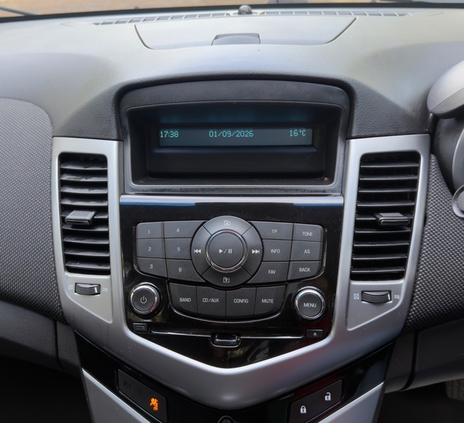 Chevrolet Cruze 2.0L Vcdi Ltz White #44