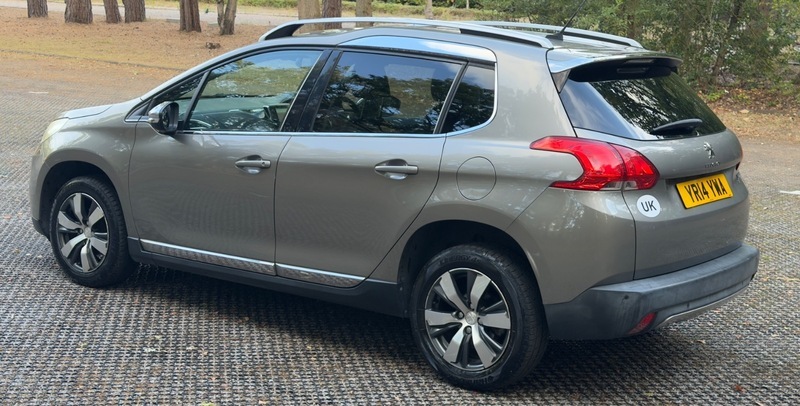 Peugeot e-2008 E-hdi Allure Red #9