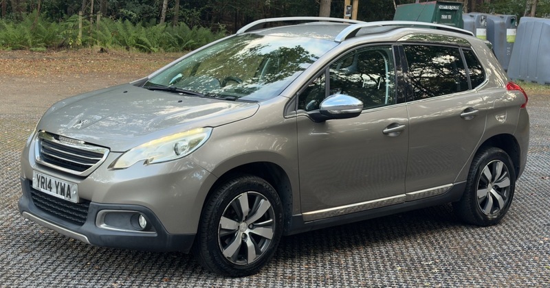 Peugeot e-2008 E-hdi Allure Red #13
