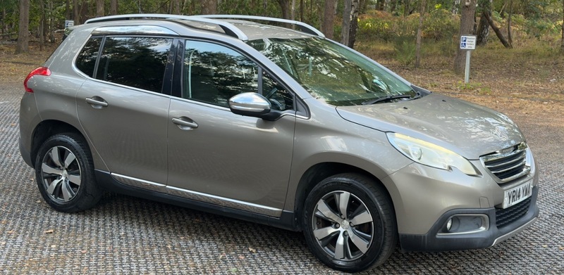Peugeot e-2008 E-hdi Allure Red #7