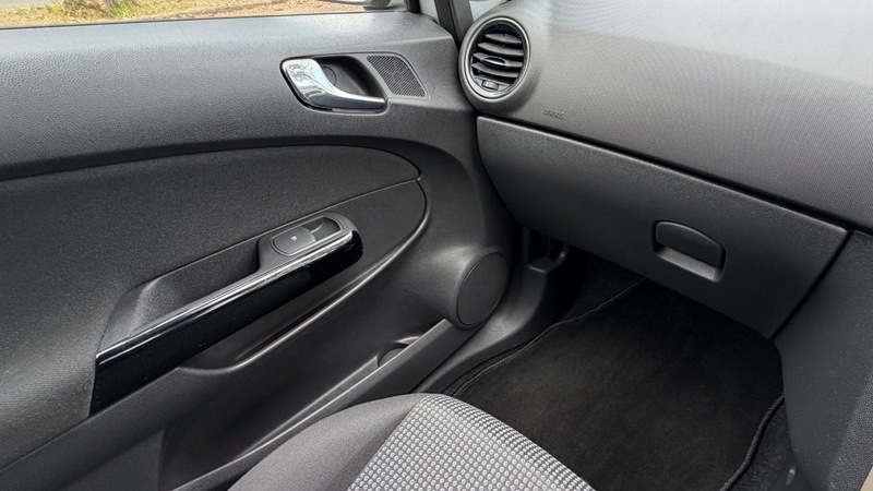 Vauxhall Corsa 1.2 Excite Ac 83 Bhp Grey #39