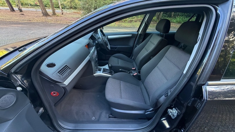 Ford Fiesta Zetec 5dr Blue #31