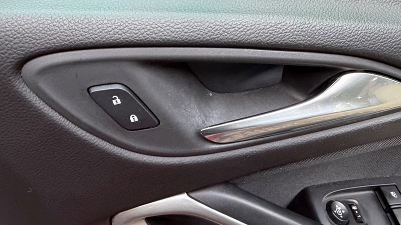 Vauxhall Astra Astra Sri T Cvt Black #22