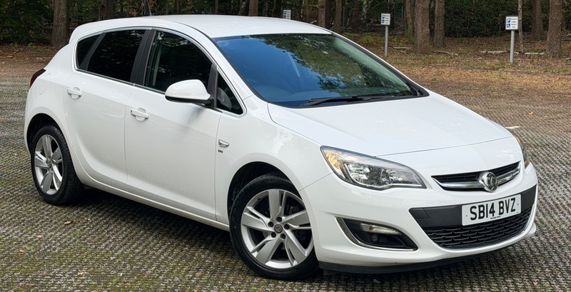 Vauxhall Astra Sri White