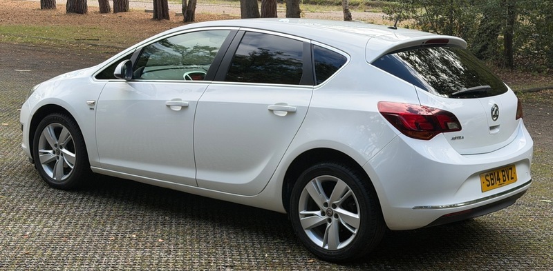 Vauxhall Astra Sri White #6