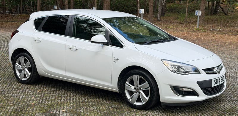Vauxhall Astra Sri White #4