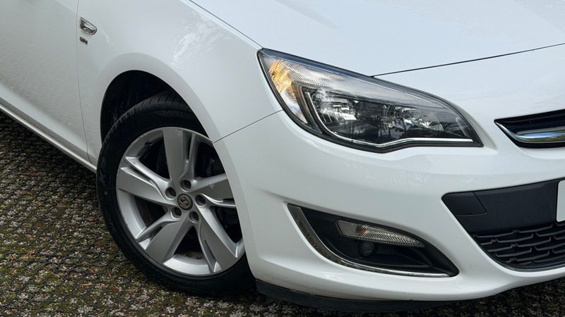 Vauxhall Astra Sri White #2