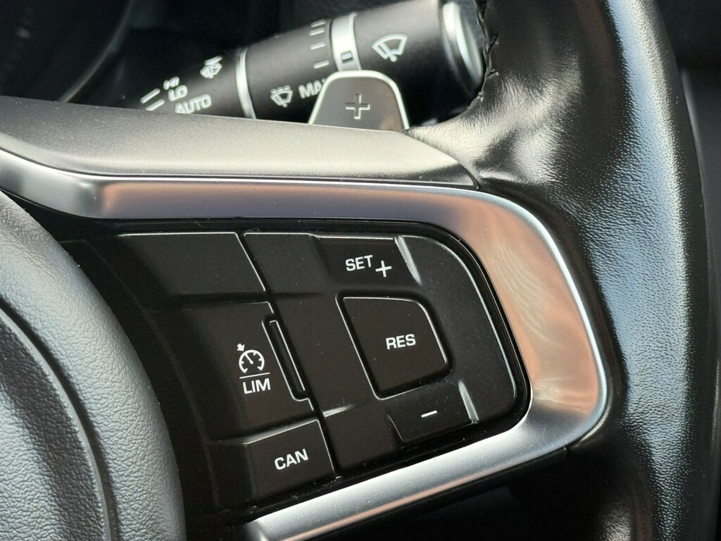 Jaguar XF D Portfolio Black #21