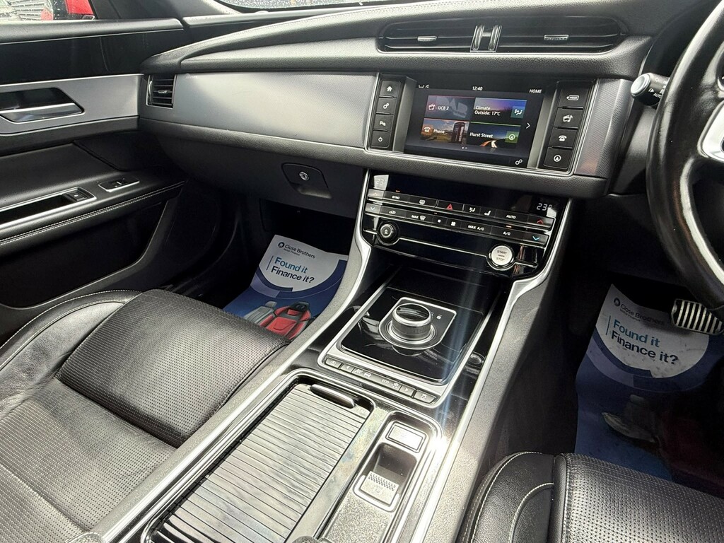 Jaguar XF D Portfolio Black #30