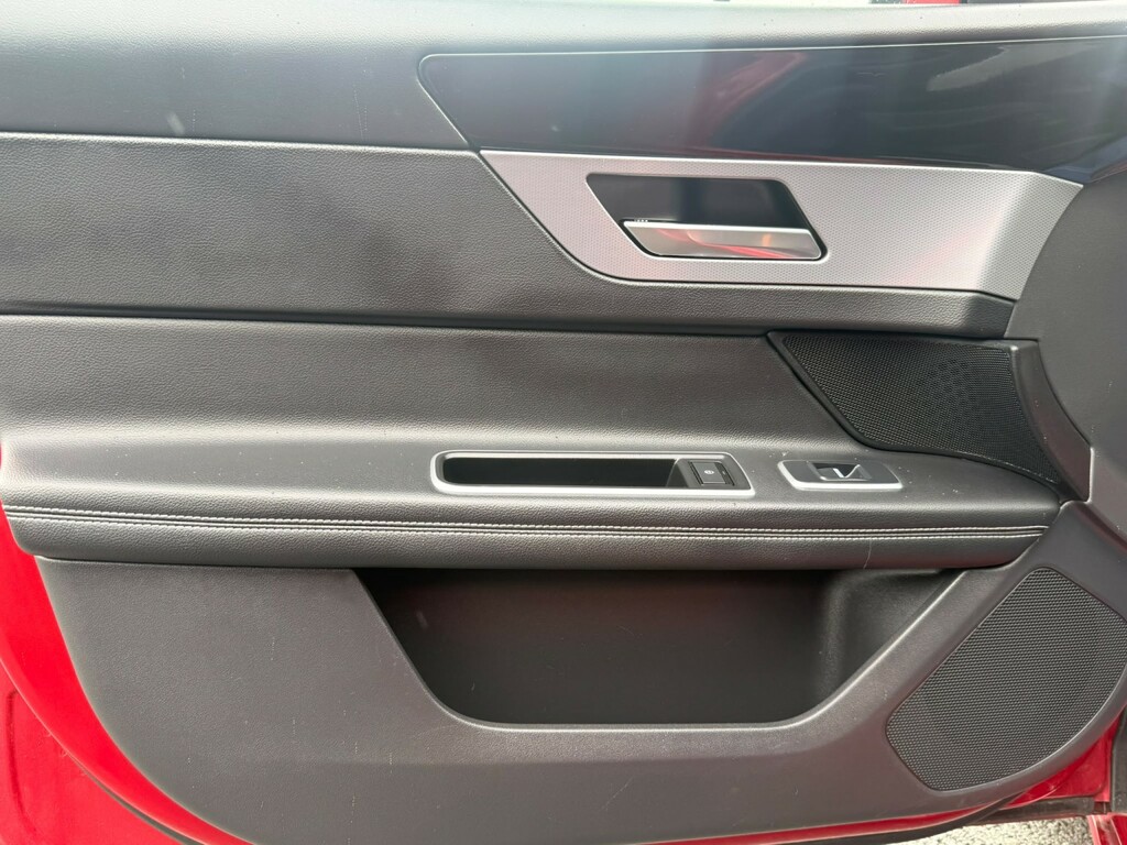 Jaguar XF D Portfolio Black #34