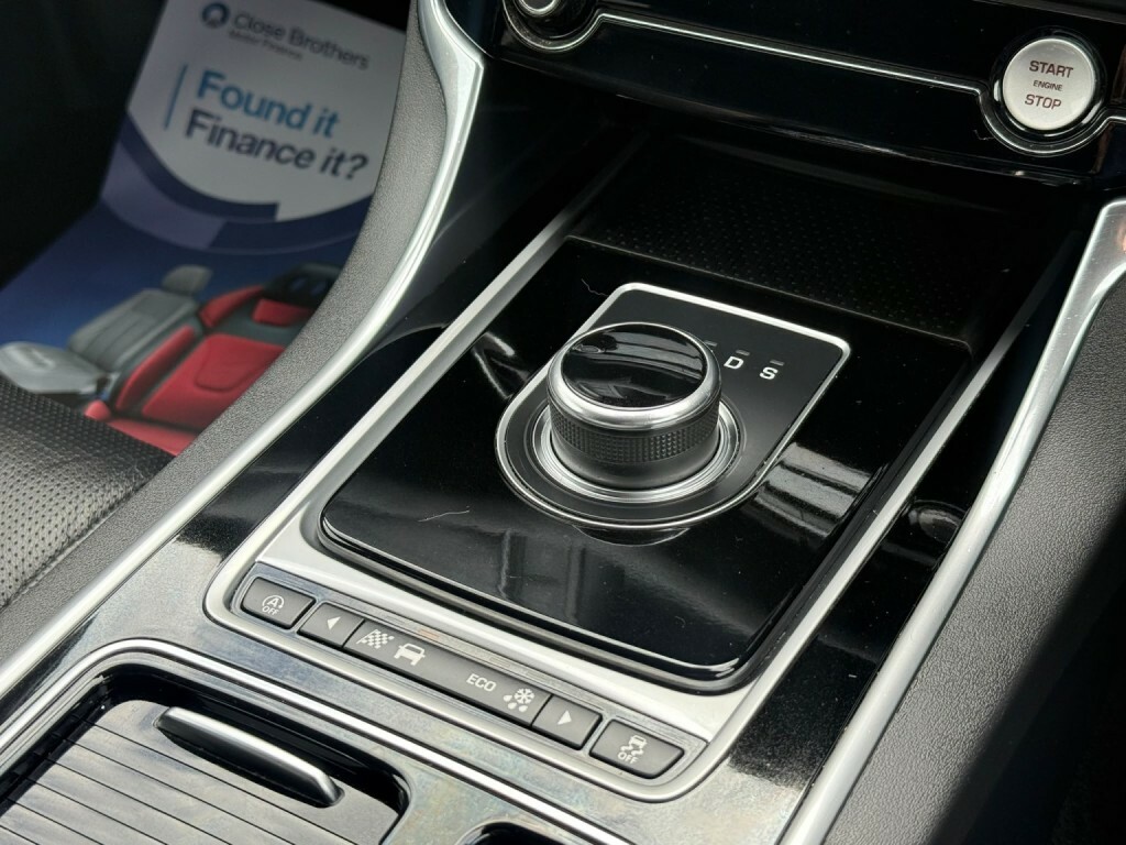 Jaguar XF D Portfolio Black #54