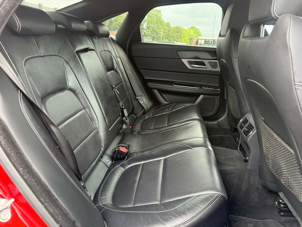 Jaguar XF D Portfolio Black #35