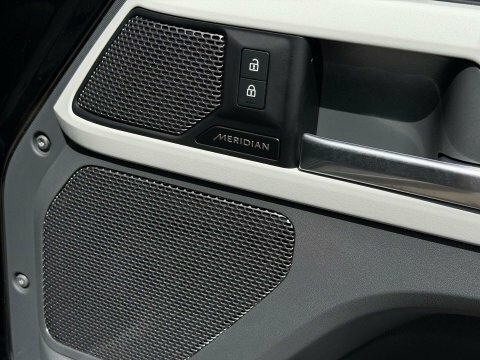 Land Rover Defender 90 Automatic Black #38