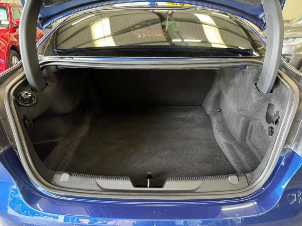Jaguar XE S Black #17