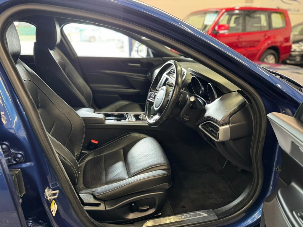 Jaguar XE S Black #14