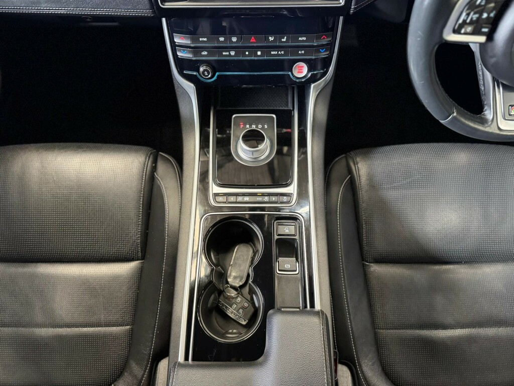 Jaguar XE S Black #13