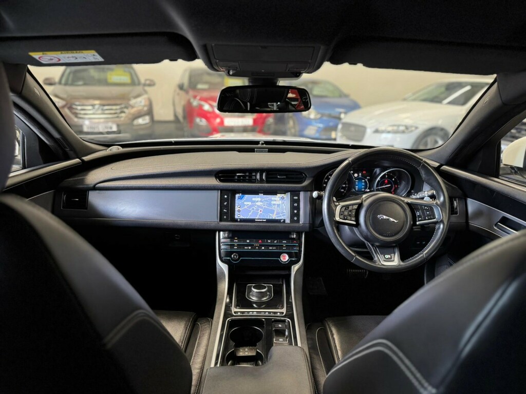 Jaguar XF 2.0 D R-sport White #2