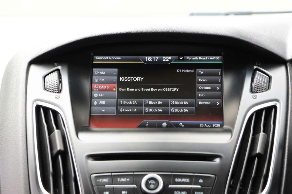 Ford Focus 1.5 Tdci Zetec S Euro 6 Ss MF15NJV White #6