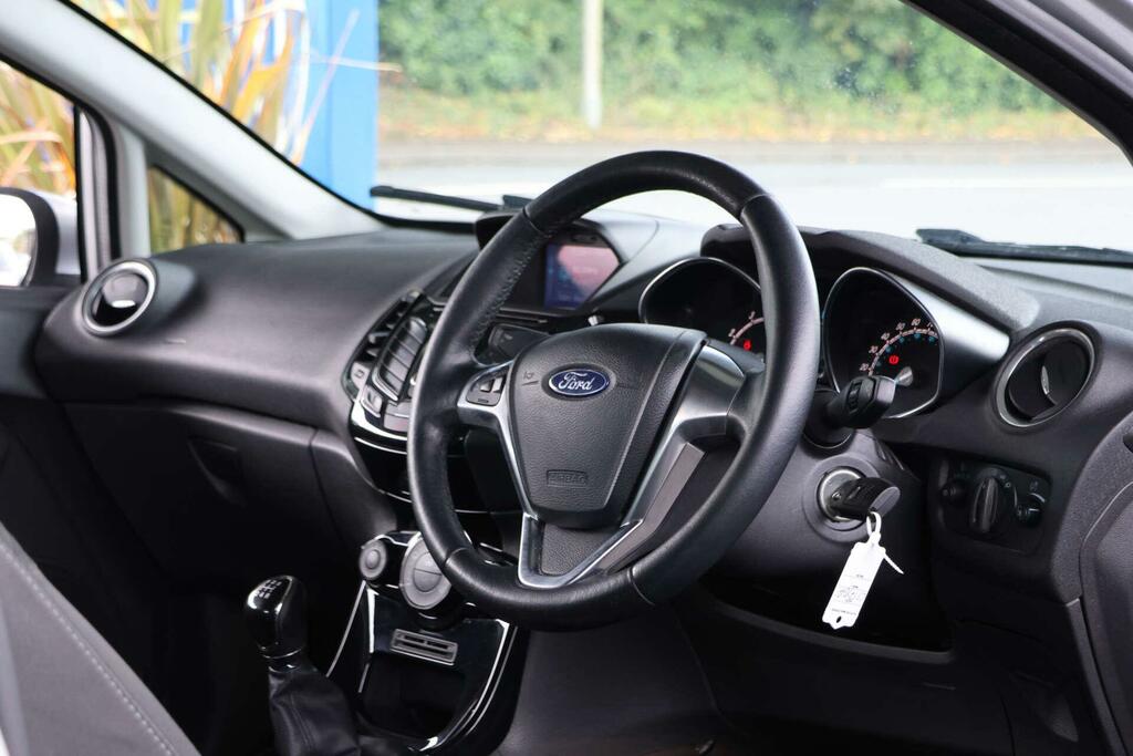 Ford Fiesta Zetec Silver #3