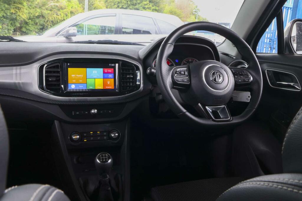 MG MG3 Exclusive Nav White #3