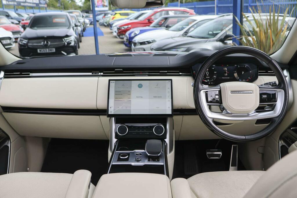 Land Rover Range Rover Se Black #4