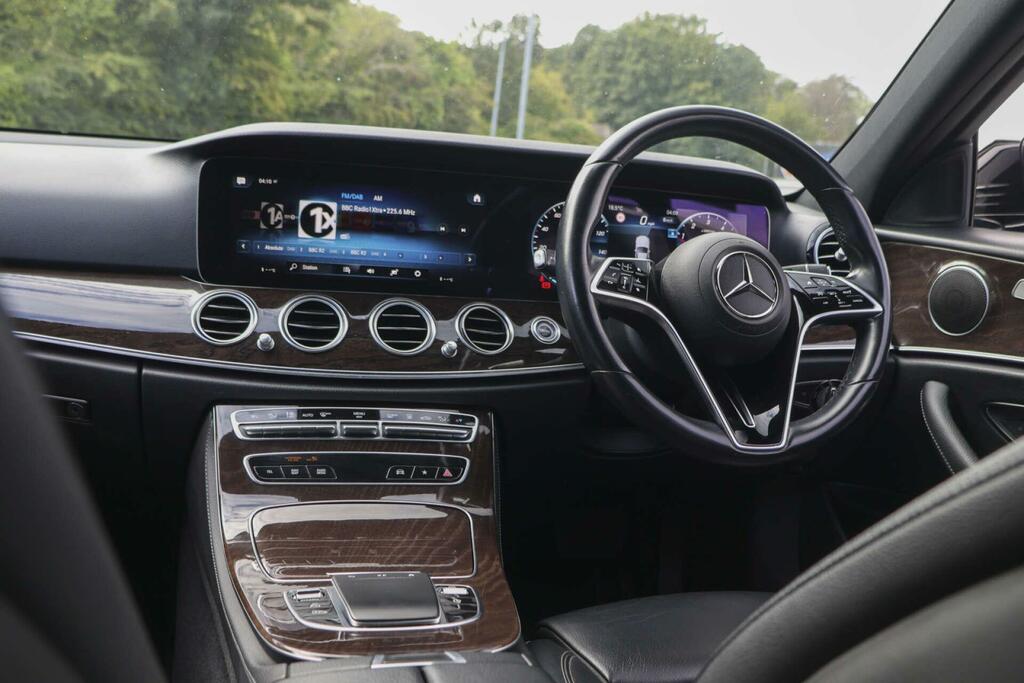 Mercedes-Benz E Class 2.0 E220d Amg Line G-tronic Euro 6 Ss White #3
