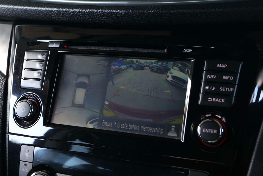 Nissan Qashqai N-connecta Red #5