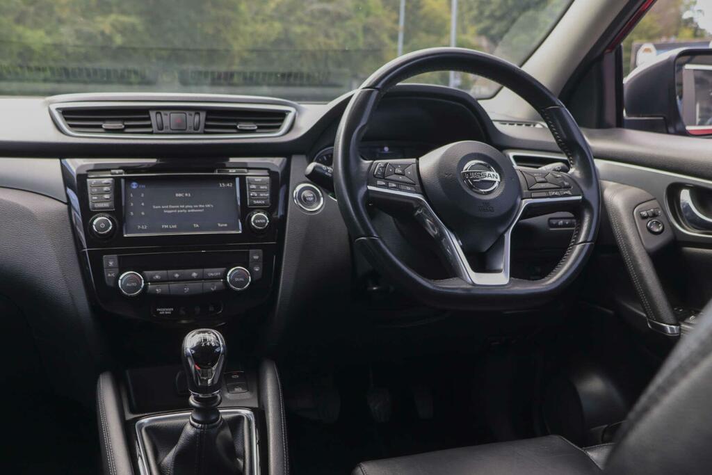 Nissan Qashqai N-connecta Red #3