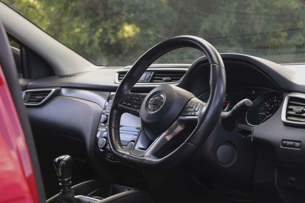 Nissan Qashqai N-connecta Red #6