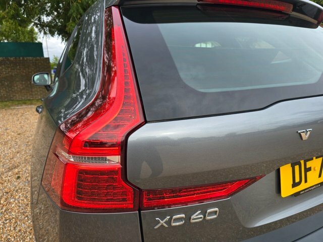Volvo XC60 2.0 D4 Momentum Black #18