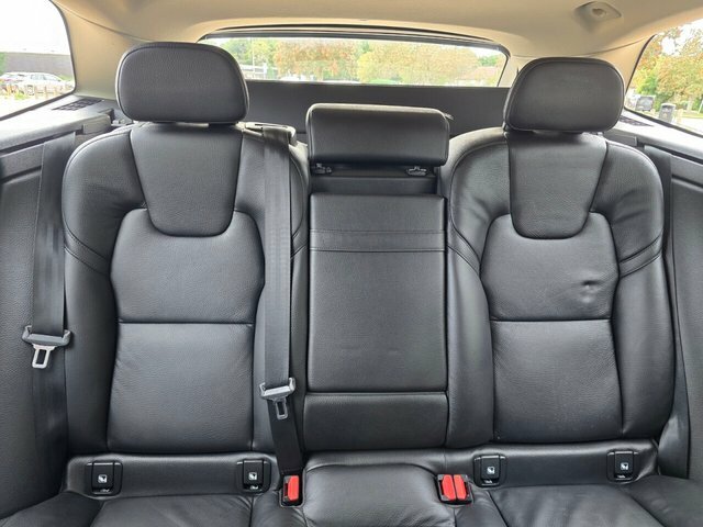 Volvo XC60 2.0 D4 Momentum Black #50