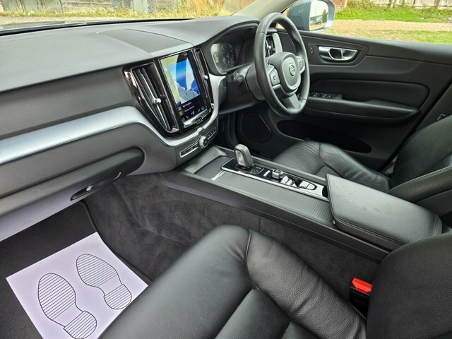 Volvo XC60 2.0 D4 Momentum Black #48
