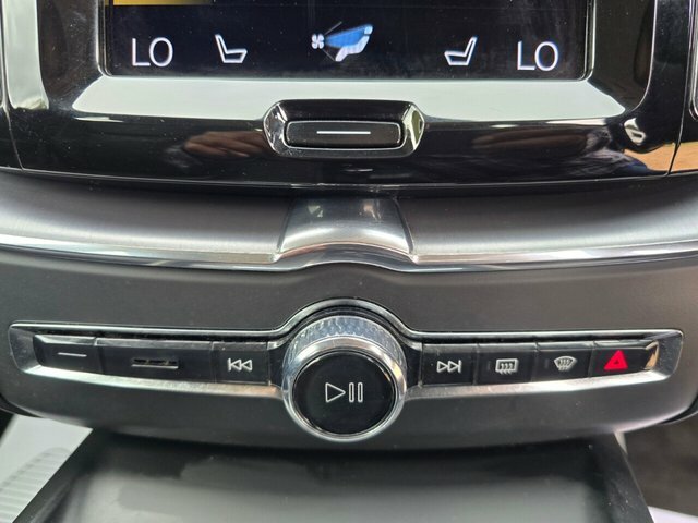 Volvo XC60 2.0 D4 Momentum Black #41