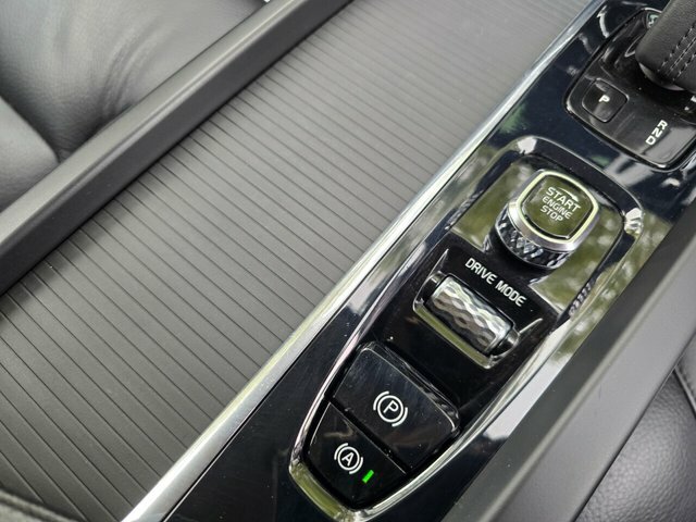 Volvo XC60 2.0 D4 Momentum Black #43