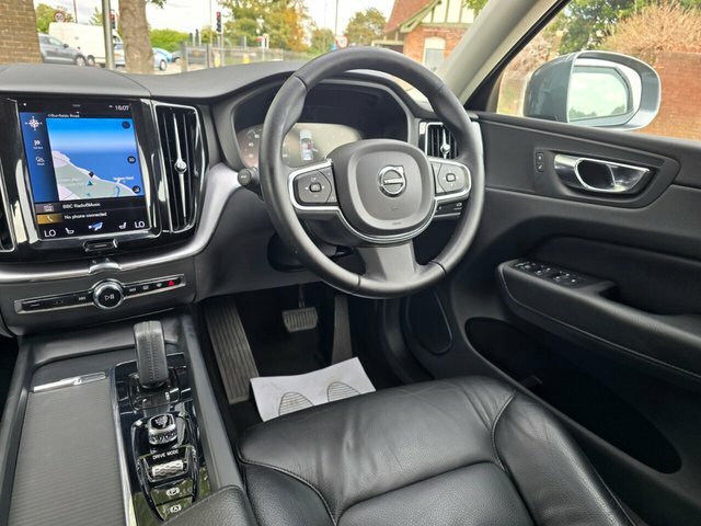 Volvo XC60 2.0 D4 Momentum Black #31