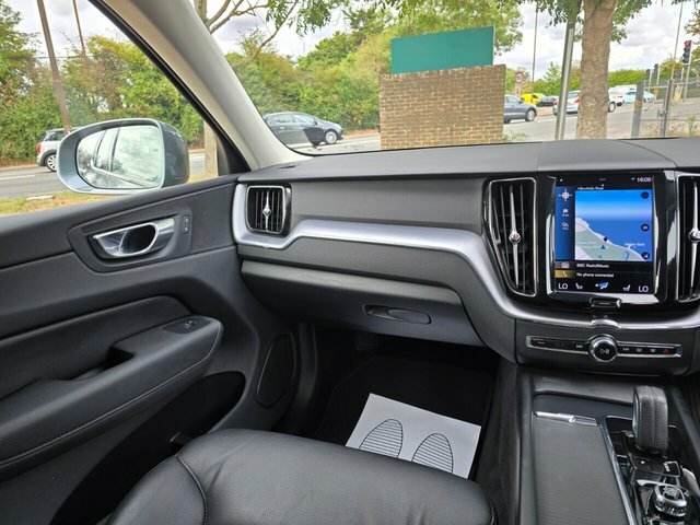 Volvo XC60 2.0 D4 Momentum Black #47
