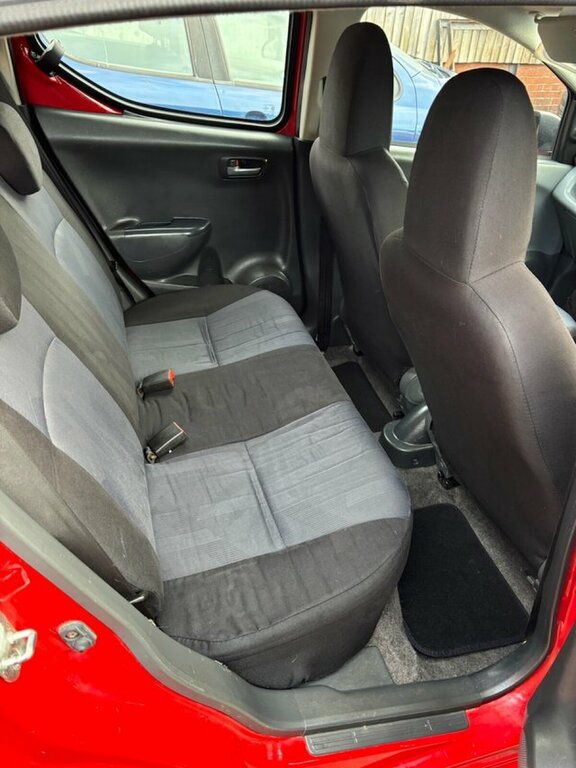 Suzuki Alto Hatchback Red #6