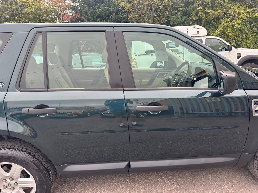 Land Rover Freelander 2 Sd4 Xs Suv Red #34