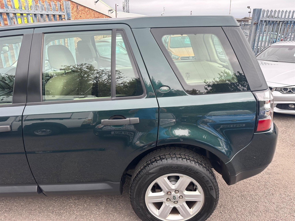 Land Rover Freelander 2 Sd4 Xs Suv Red #39