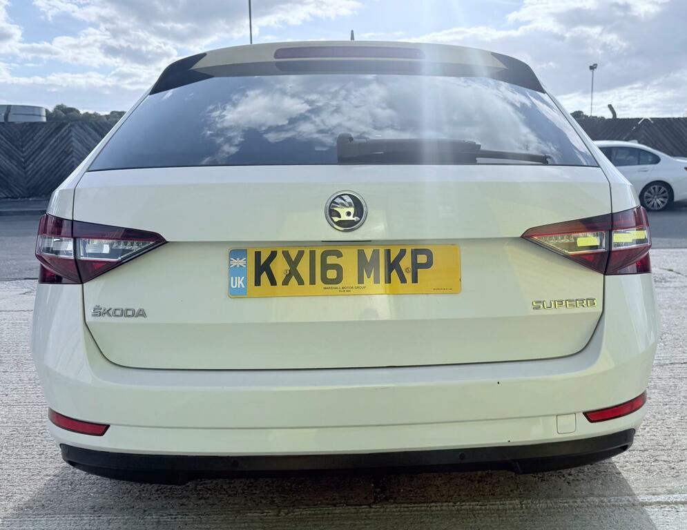 Skoda Superb Laurin Klement White #3
