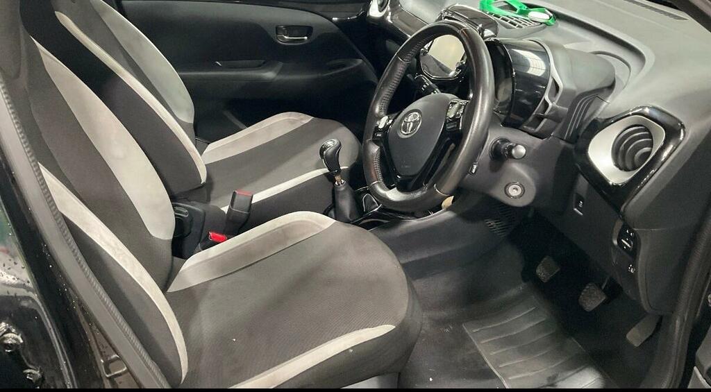 Toyota Aygo X X-clusiv Black #2