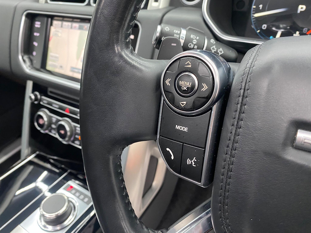 Land Rover Range Rover 3.0 Range Rover Vogue Black #49