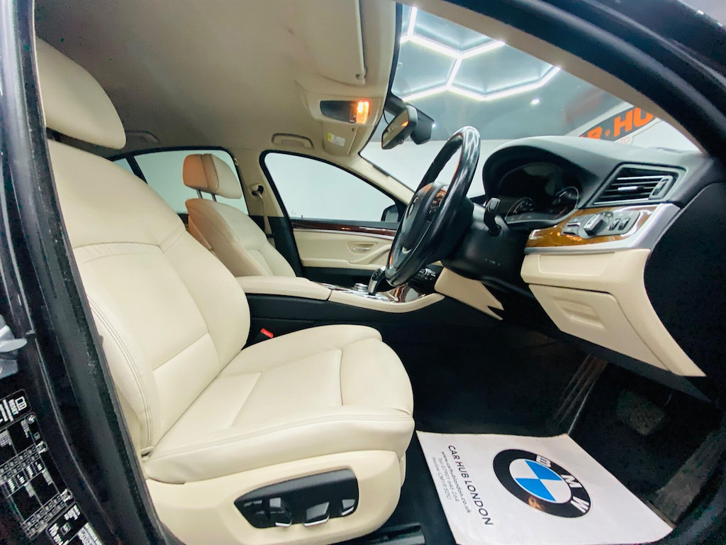 BMW 5 Series Estate White #37