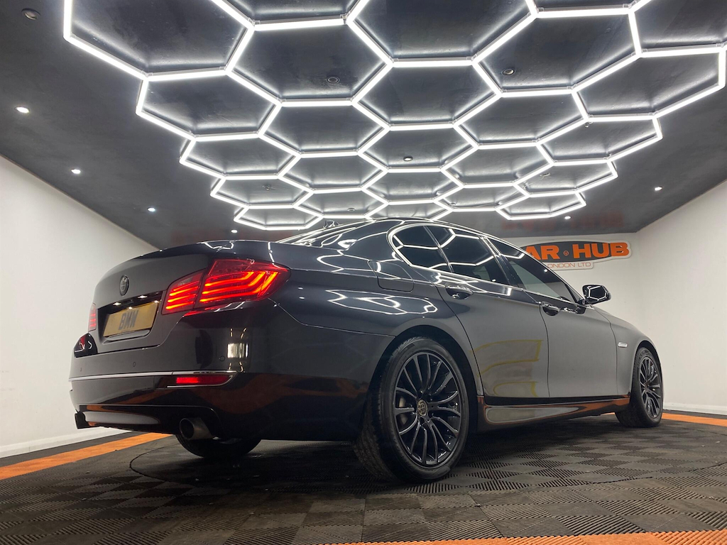BMW 5 Series Estate White #17