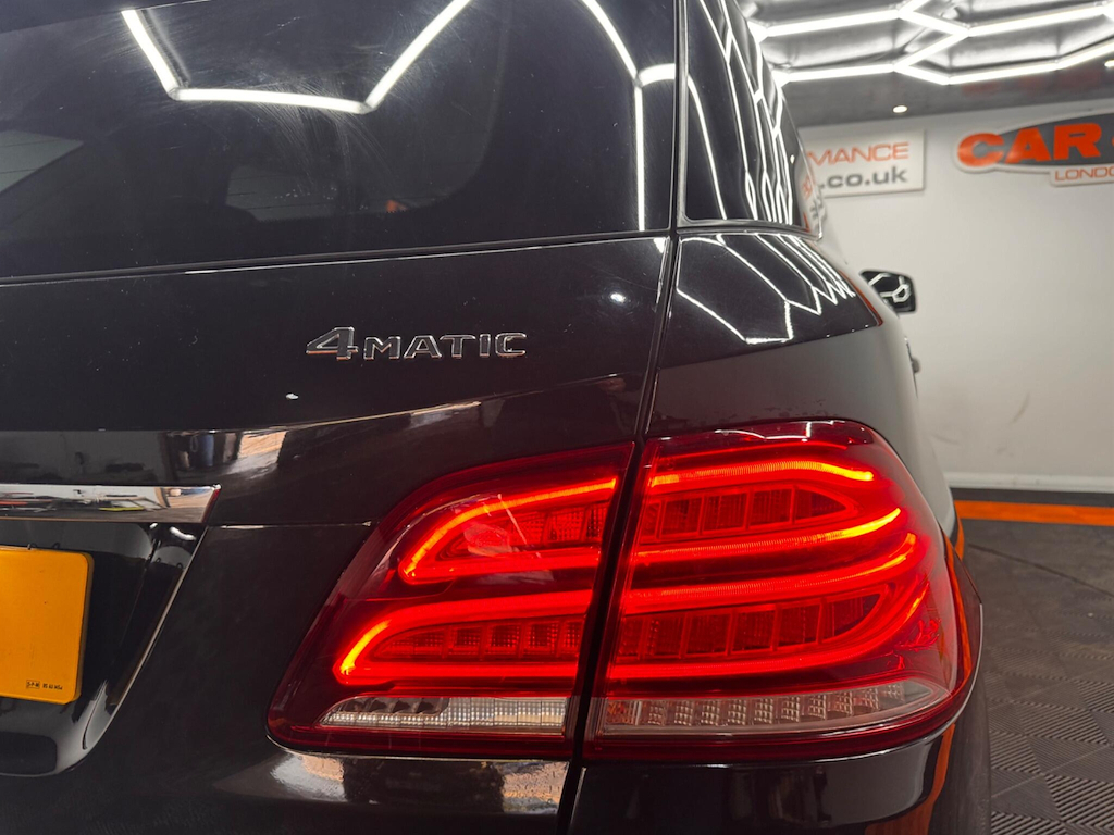 Mercedes-Benz GLE Class 3.0 L D 4Matic Designo Line Silver #35
